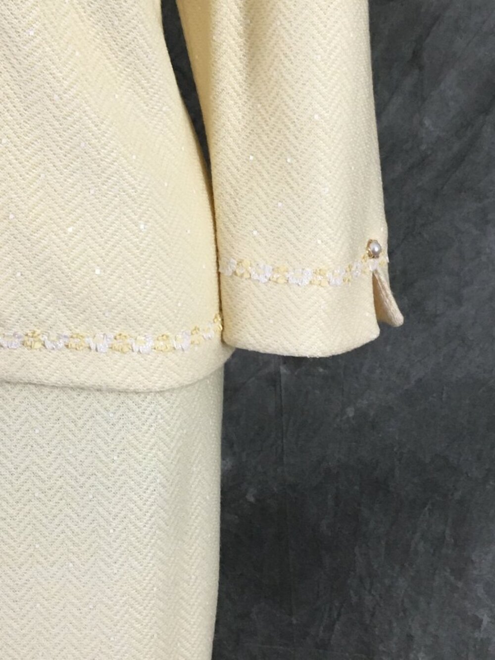 BEAUTIFUL St John couture yellow multi pearl paillettes skirt suit size 12 - Picture 6 of 10